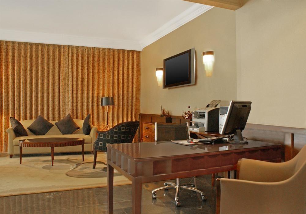 Sheraton Kampala Hotel Kültér fotó