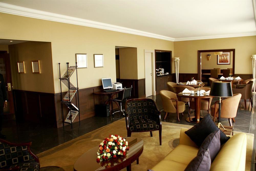 Sheraton Kampala Hotel Kültér fotó