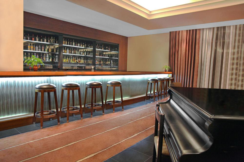 Sheraton Kampala Hotel Kültér fotó