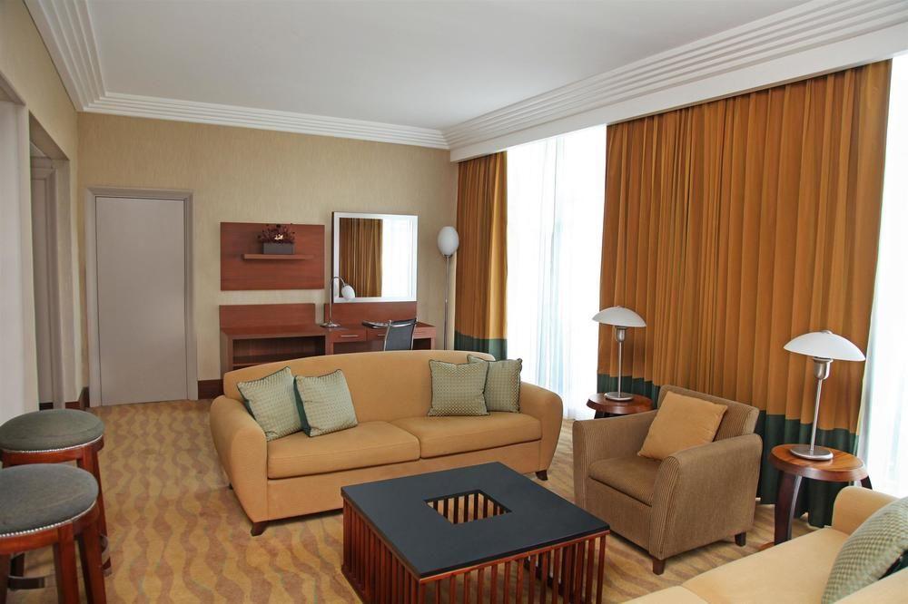 Sheraton Kampala Hotel Kültér fotó